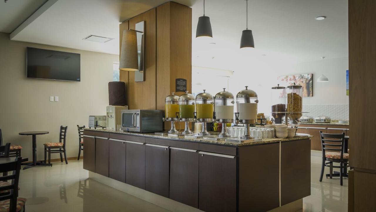 Staybridge Suites Guadalajara Expo By Ihg Сапопан Екстер'єр фото
